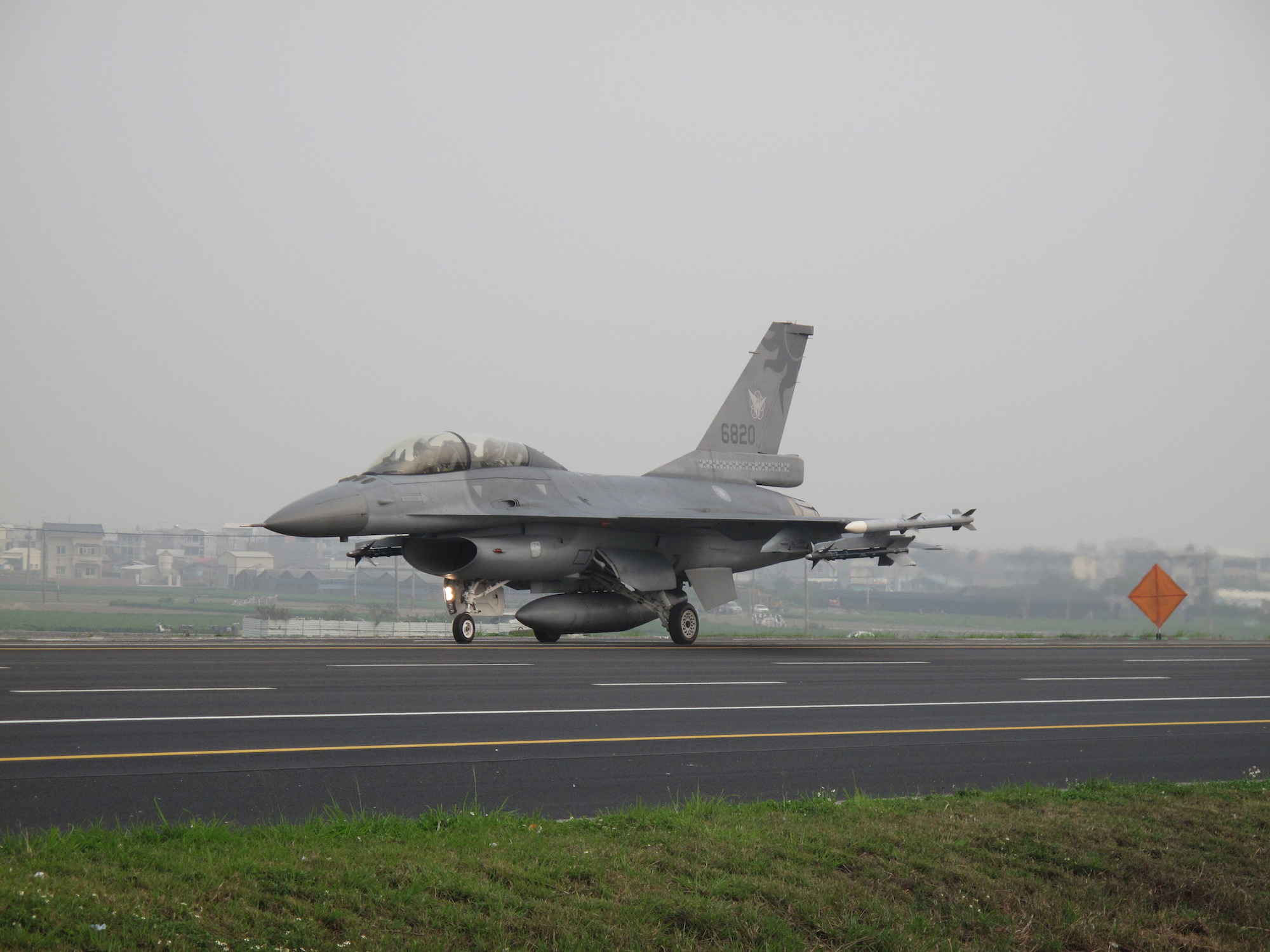 Taiwan air force F-16 fighter jet during Exercise Han Kuang in 2013