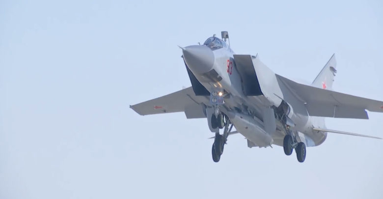 Russia MiG-31 carrying Kinzhal hypersonic missile