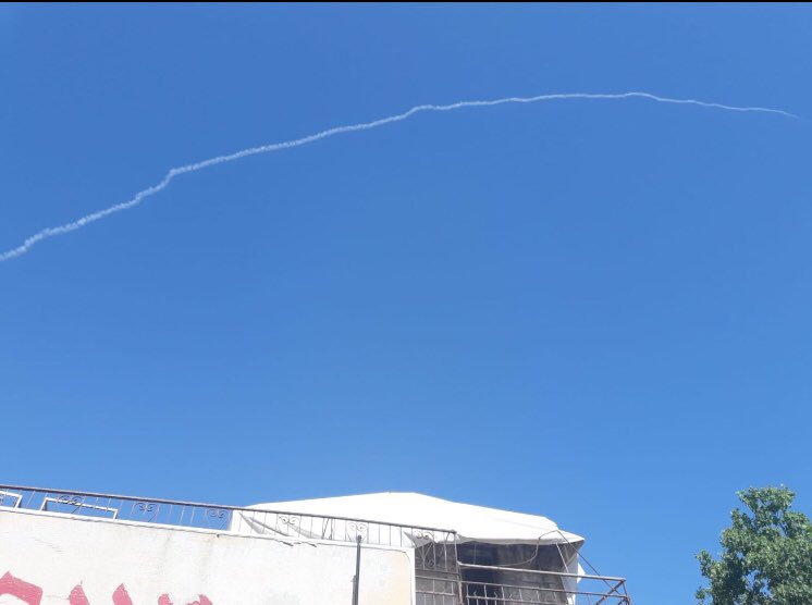 Photograph showing what appear to be contrails of a Patriot missile fired at a UAV launched at Israel from Syria on July 11, 2018. Image: Ella Dagan/Noga Tarnopolsky/Twitter