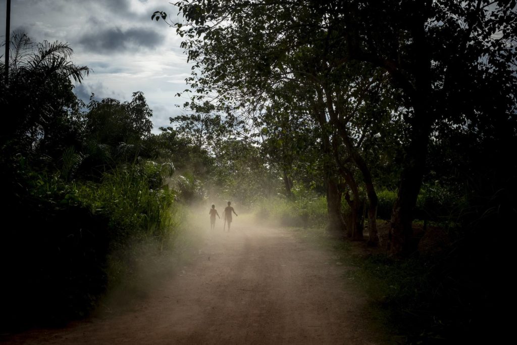 Children on the road in Bamba 2 Village, on the outskirts of Bangui, Central African Republic