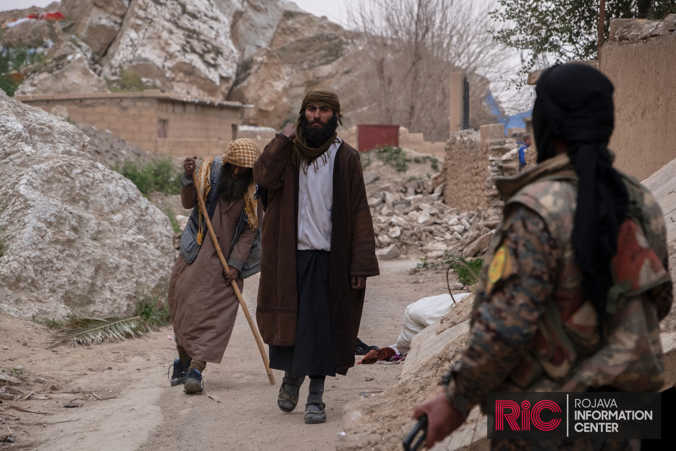 ISIS fighters and their families are evacuated from Baghuz, Syria