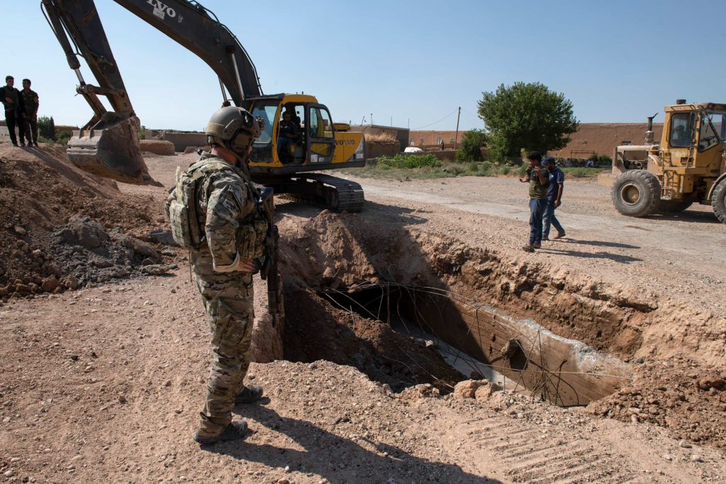 SDF removes border fortifications