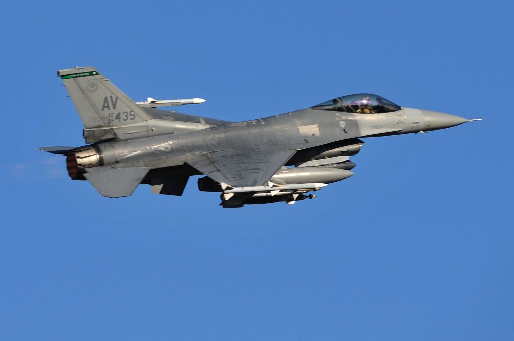 US Air Force F-16 fighter jet