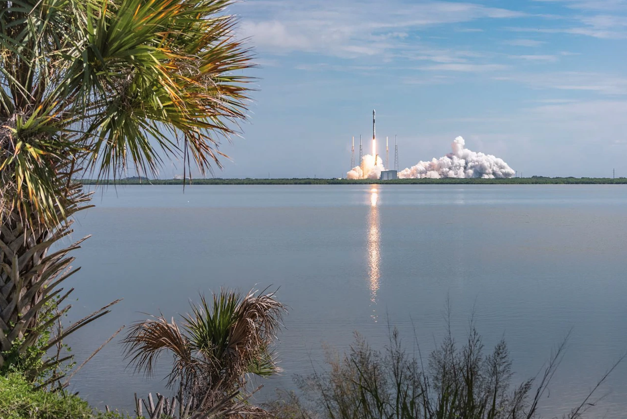 A Falcon 9 Starlink rocket successfully launches from SLC-40 at Cape Canaveral Air Force Station, Fla., Aug. 18, 2020.