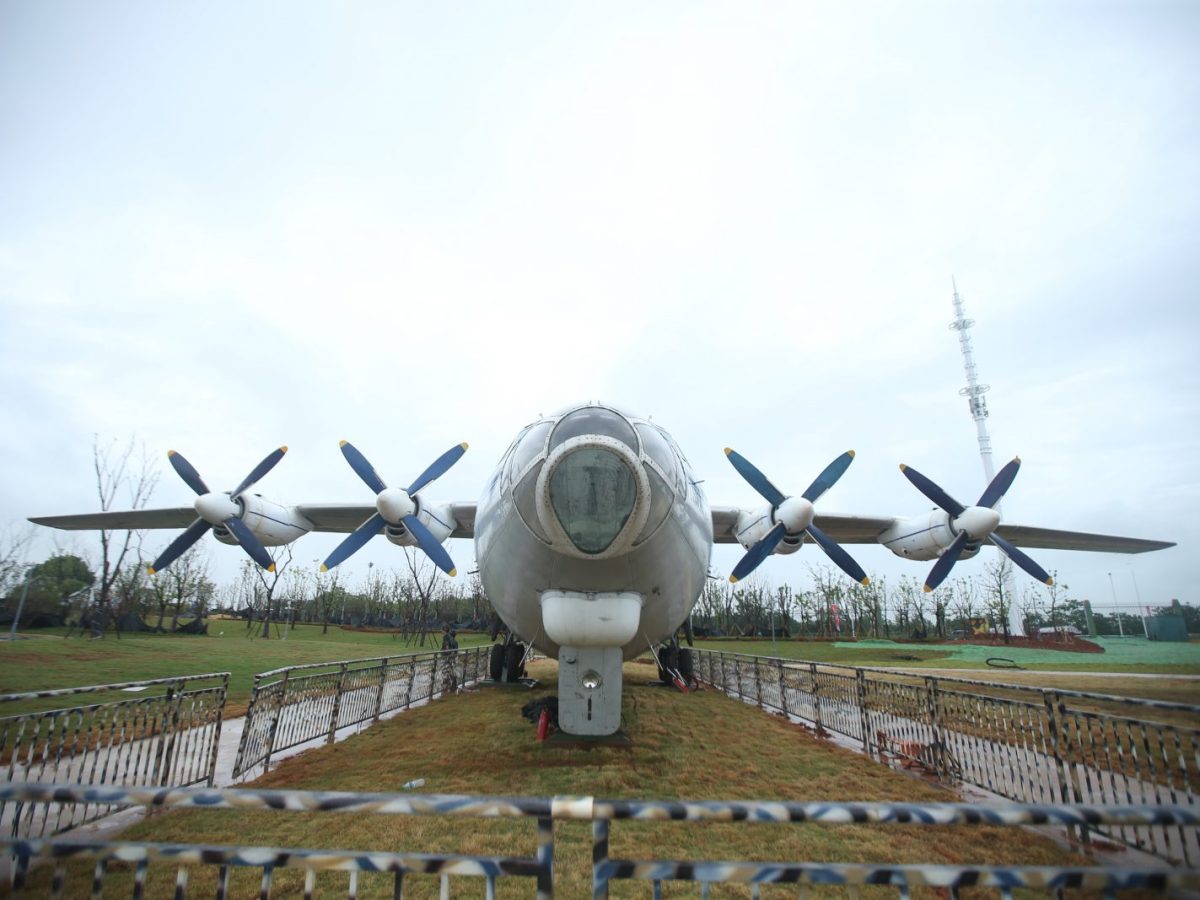 Shaanxi y-8 airplane