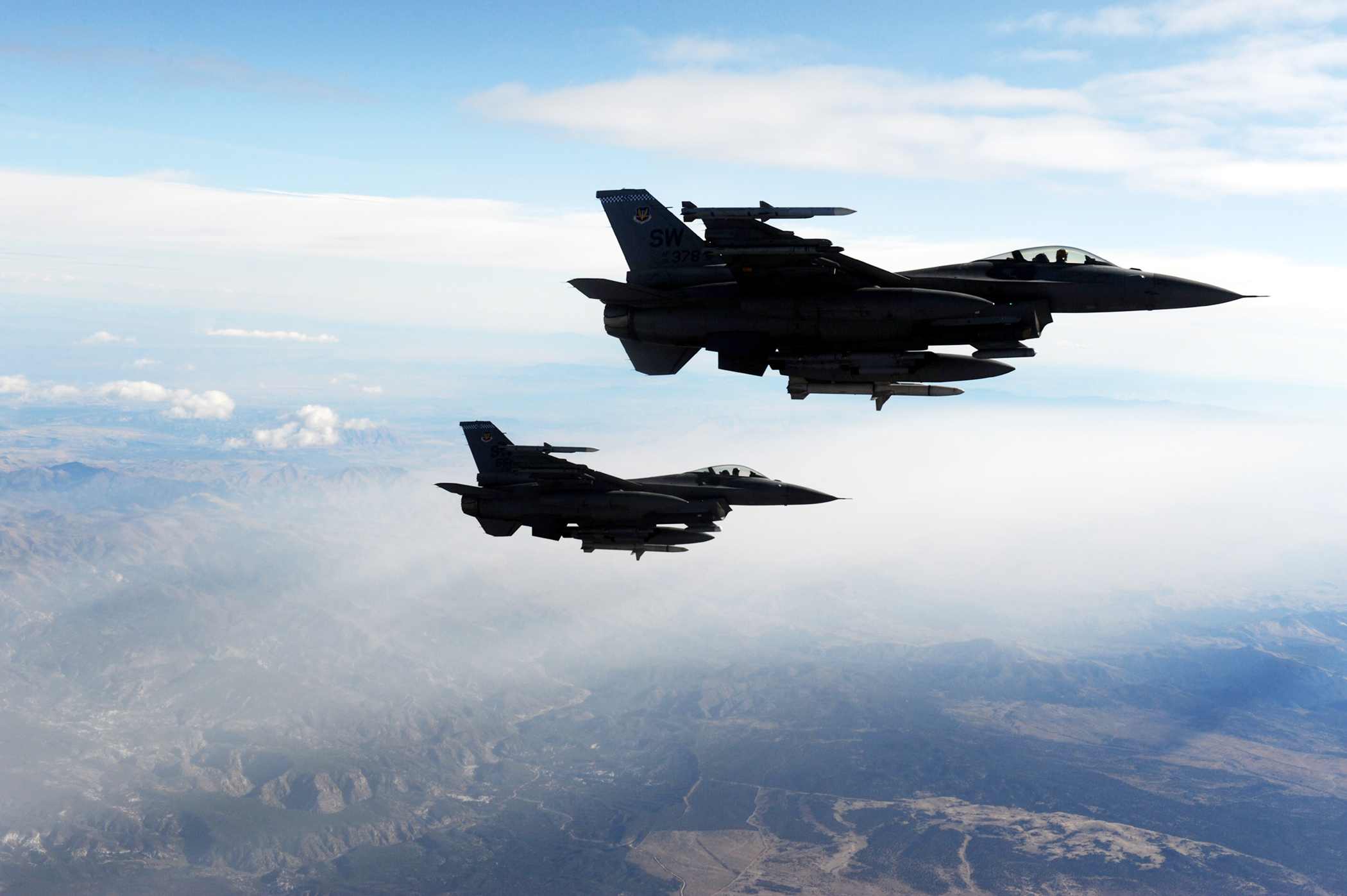 Two F-16 Fighting Falcons