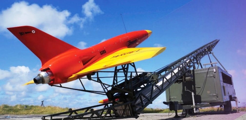 Maneuverable expendable aerial targets (MEAT)