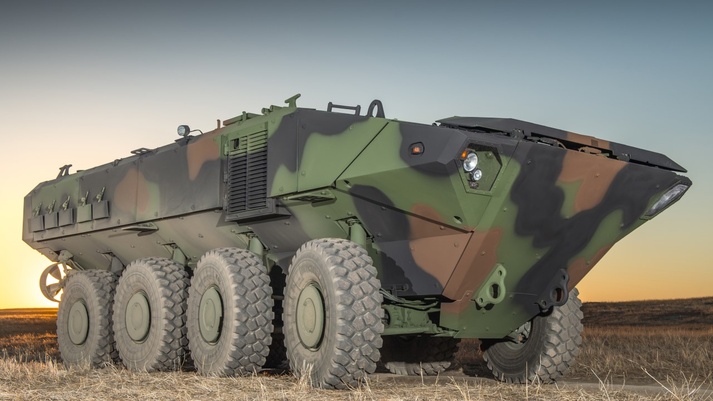 Amphibious combat vehicle