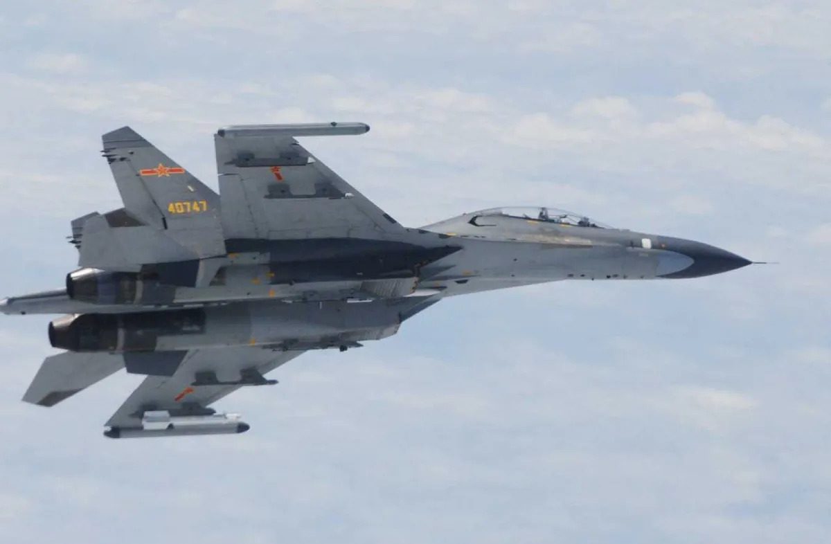 A Chinese Su-27 fighter jet in flight