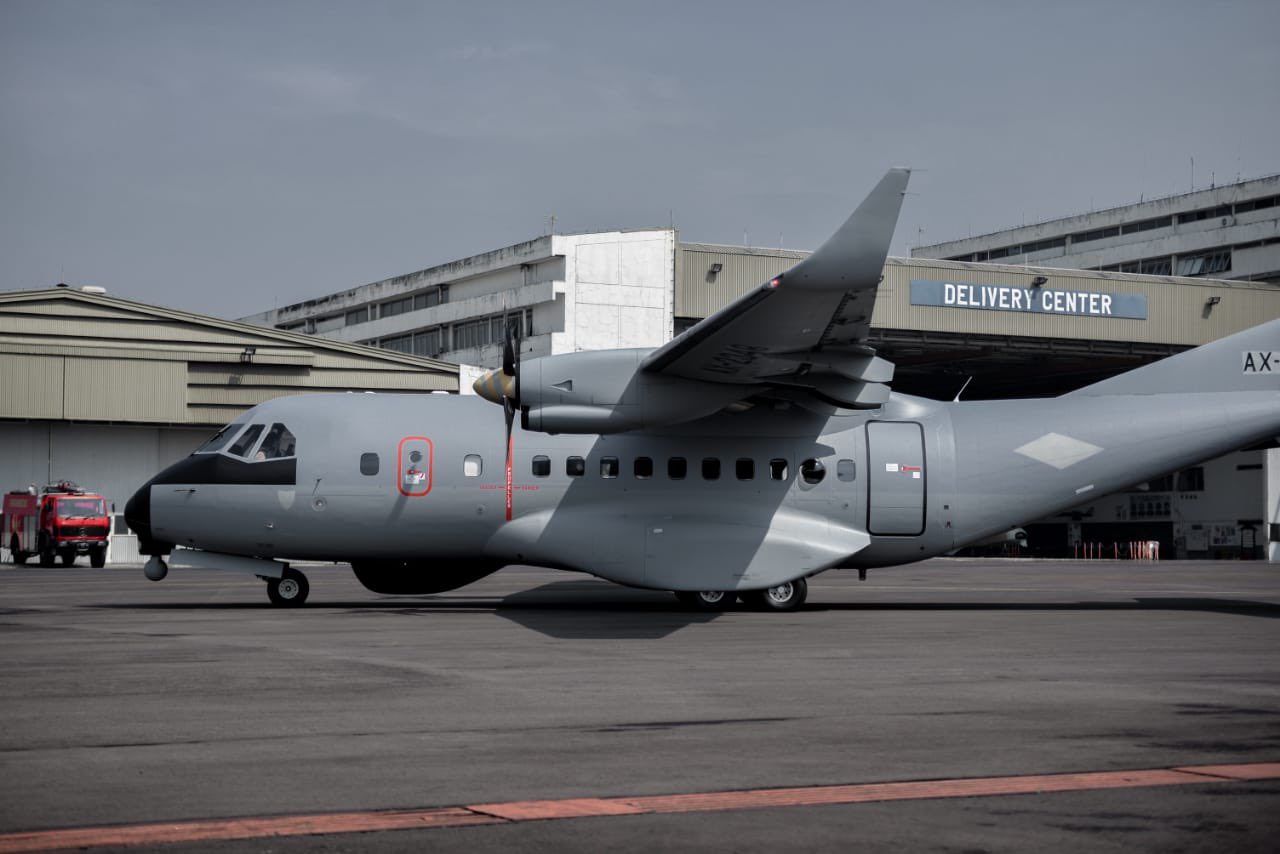 CN-235
