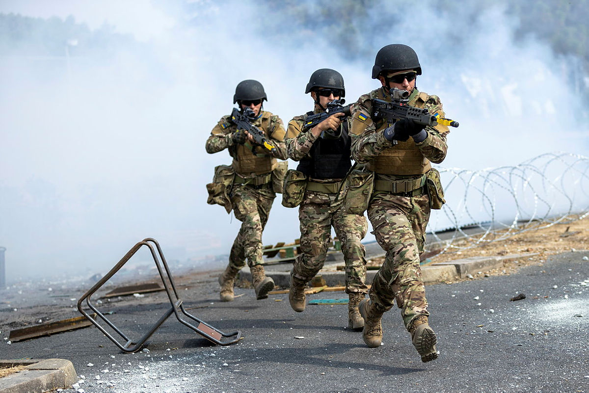 Ukrainian Armed Forces training in UK