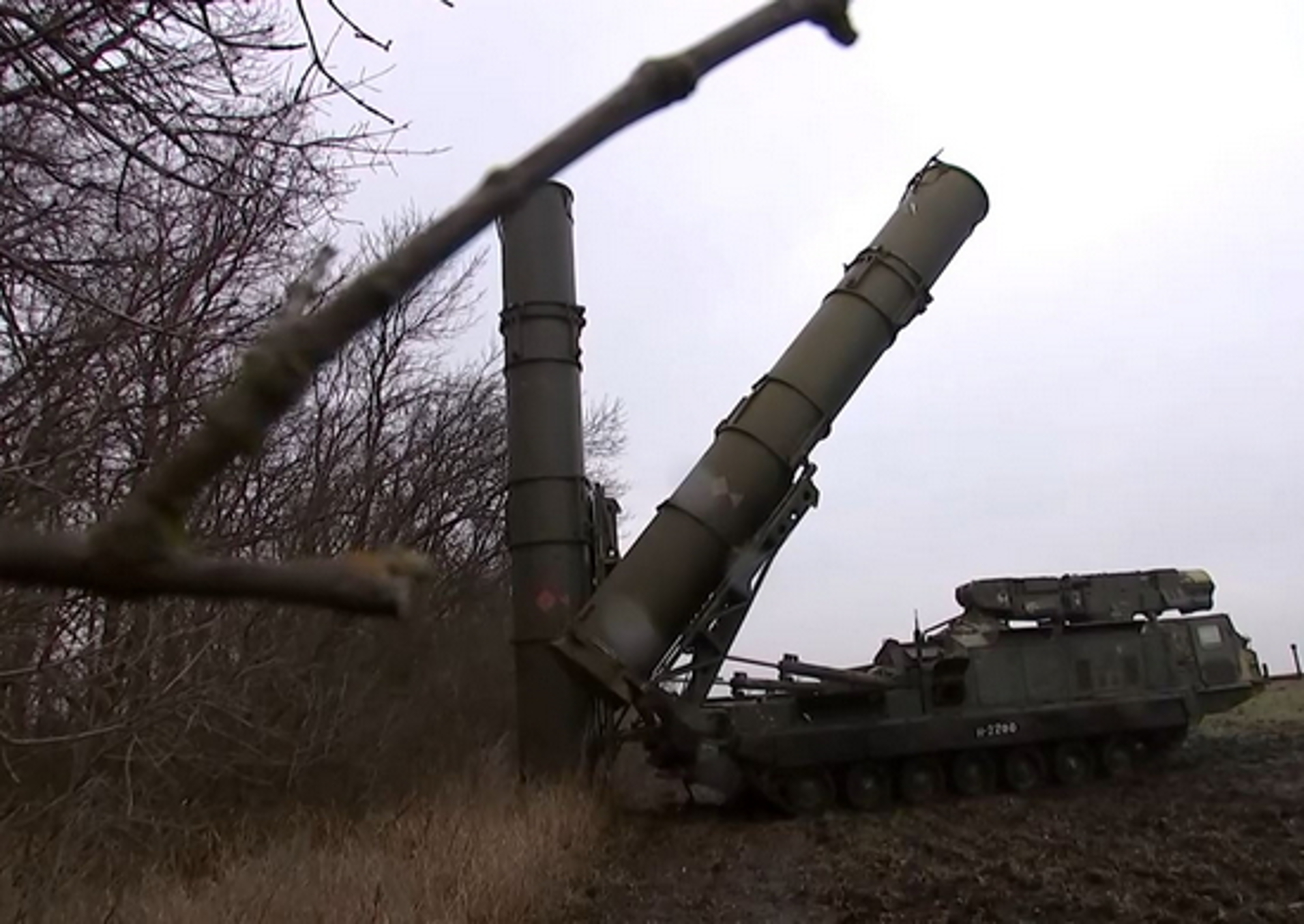 S-300V anti-ballistic SAM missile system.