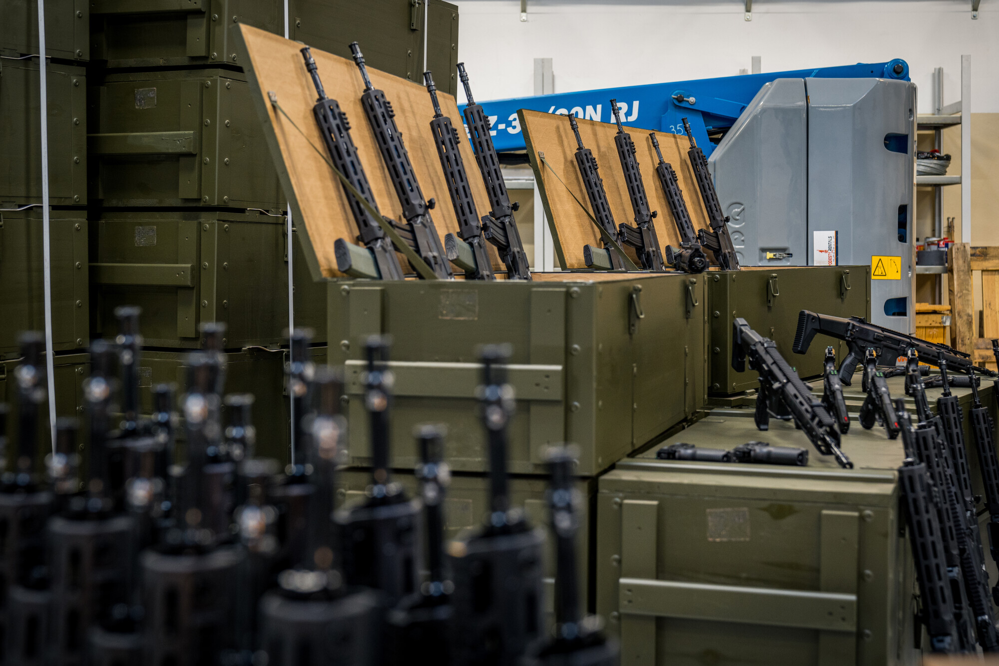 Grot carbines.