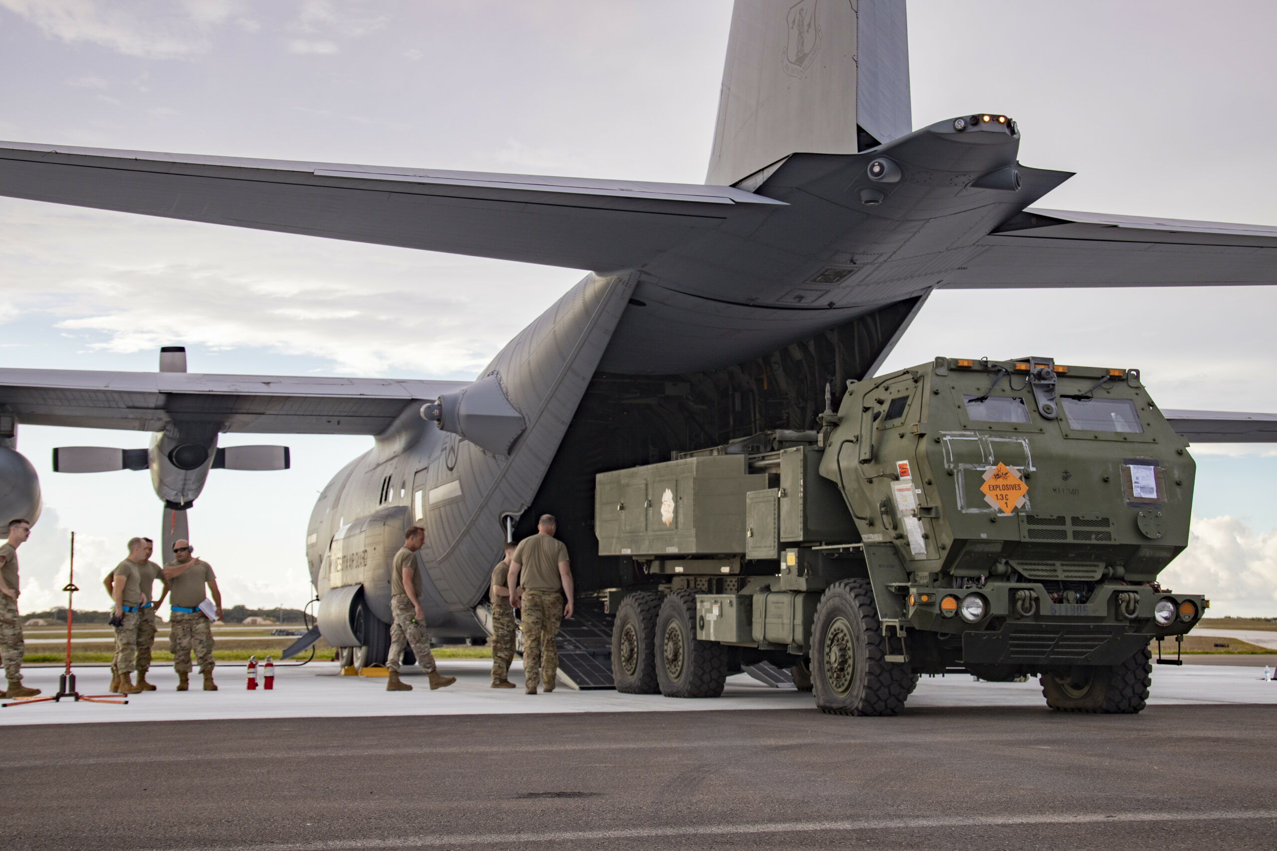 HIMARS, C130 Hercules