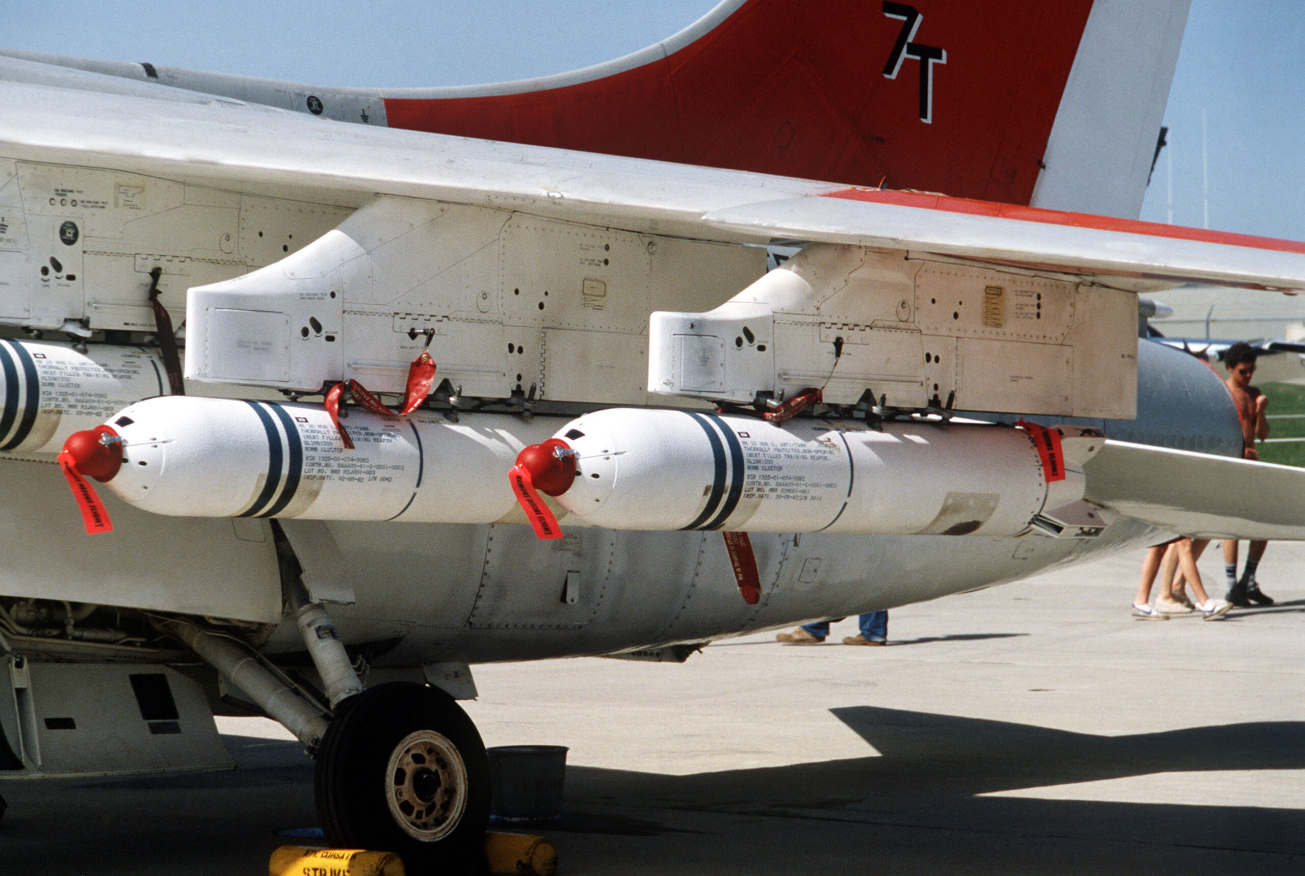 Mk 20 cluster bomb