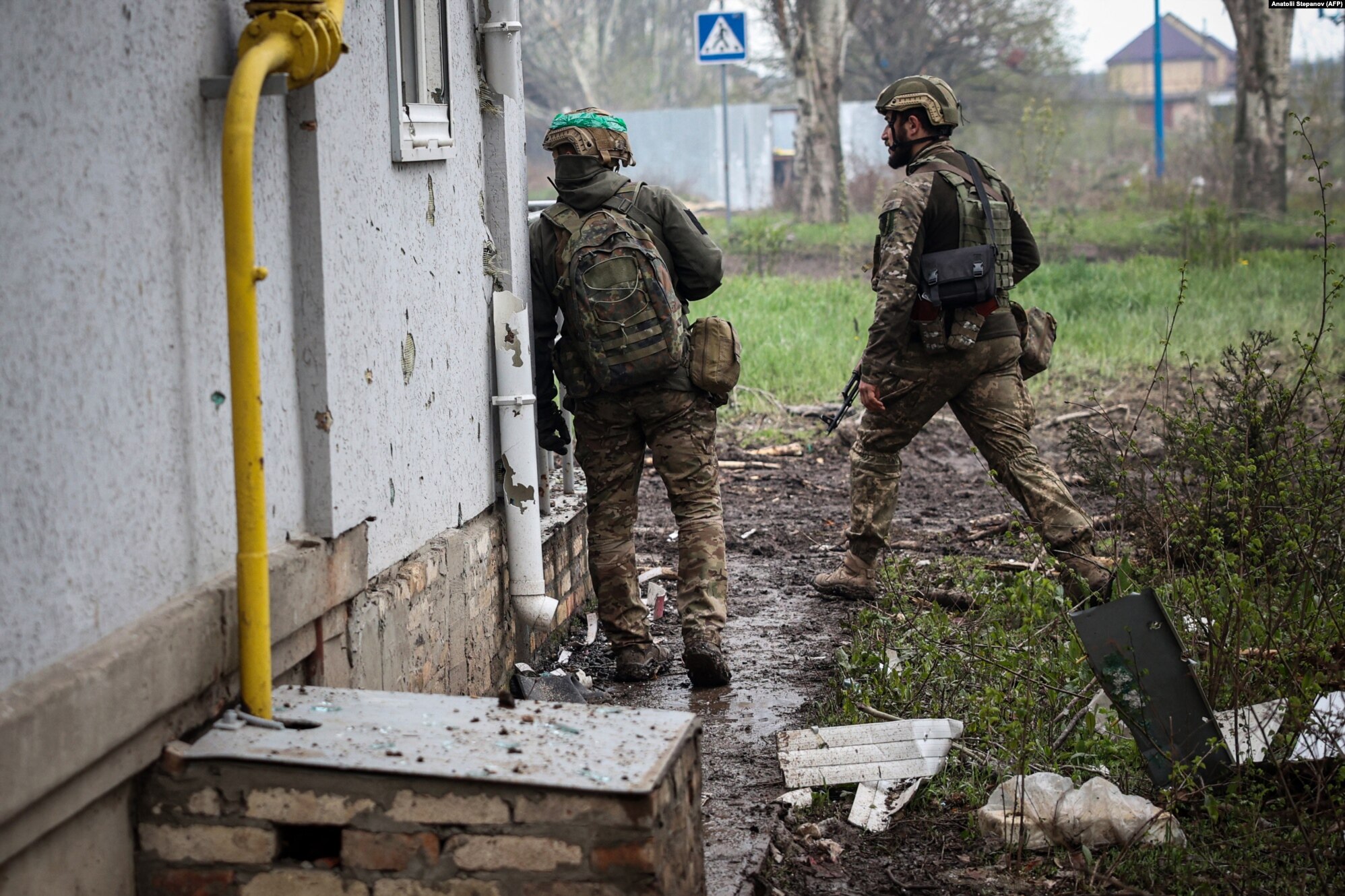 Ukrainian soldiers
