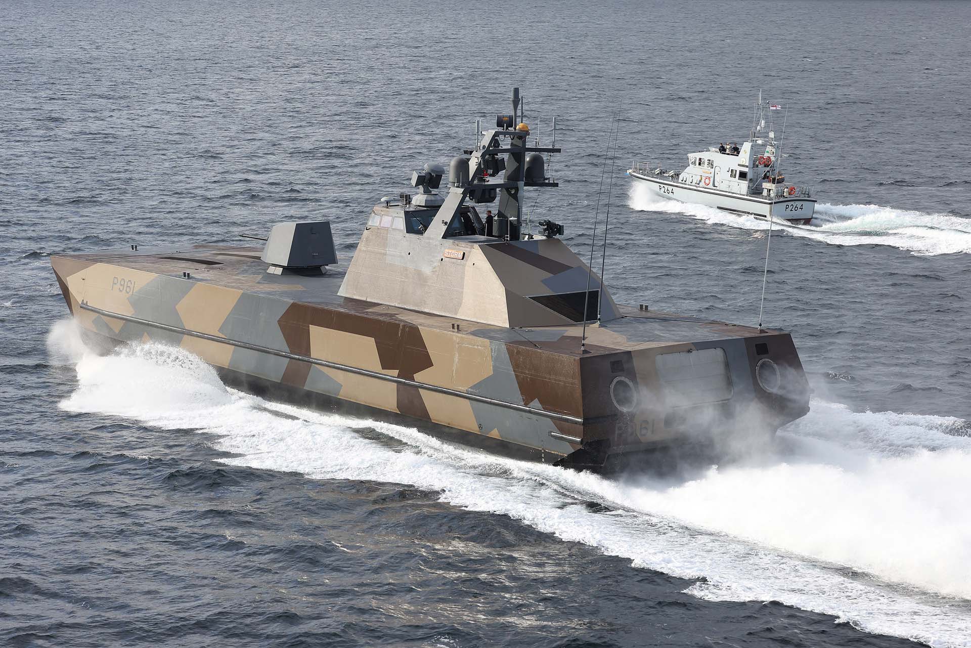 HNoMS Storm accompanies HMS Archer