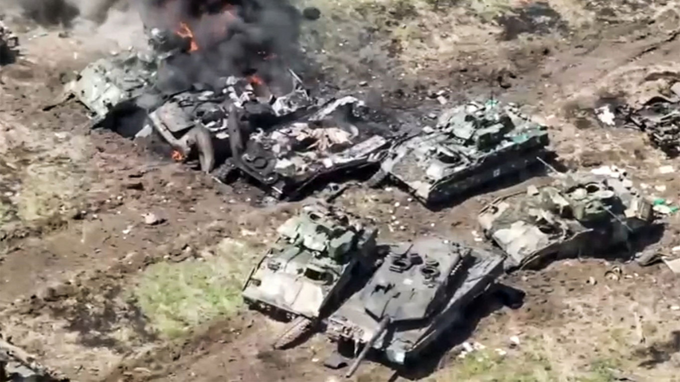 Ukrainian tanks