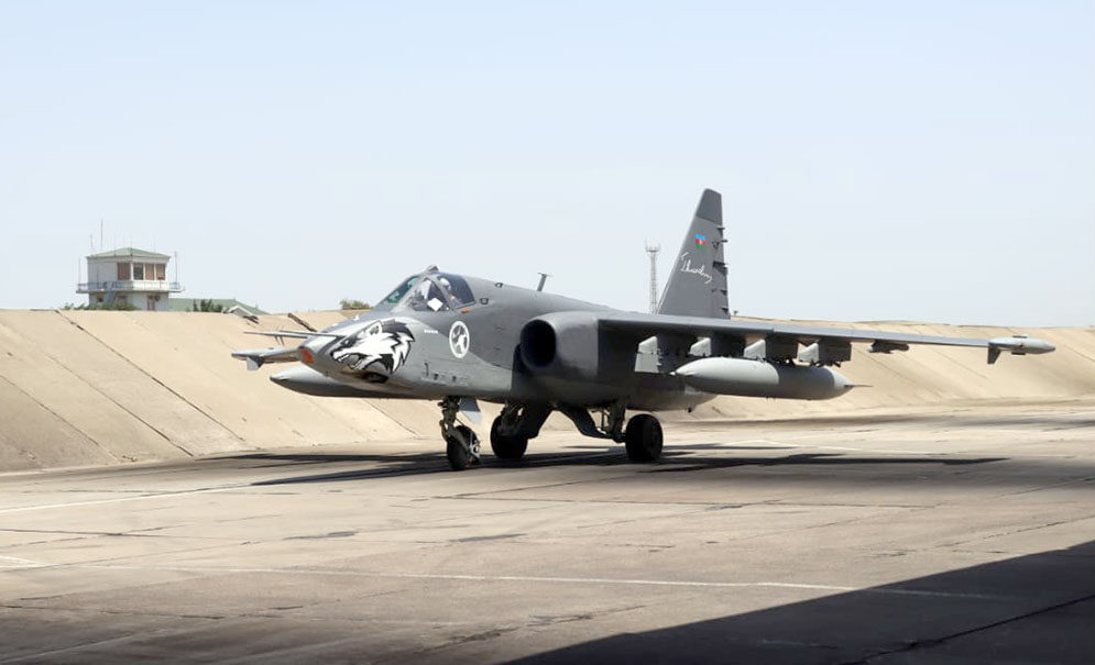 Su-25 fighter aircraft