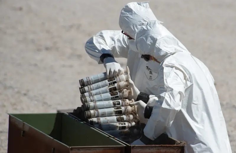 Depleted uranium rounds