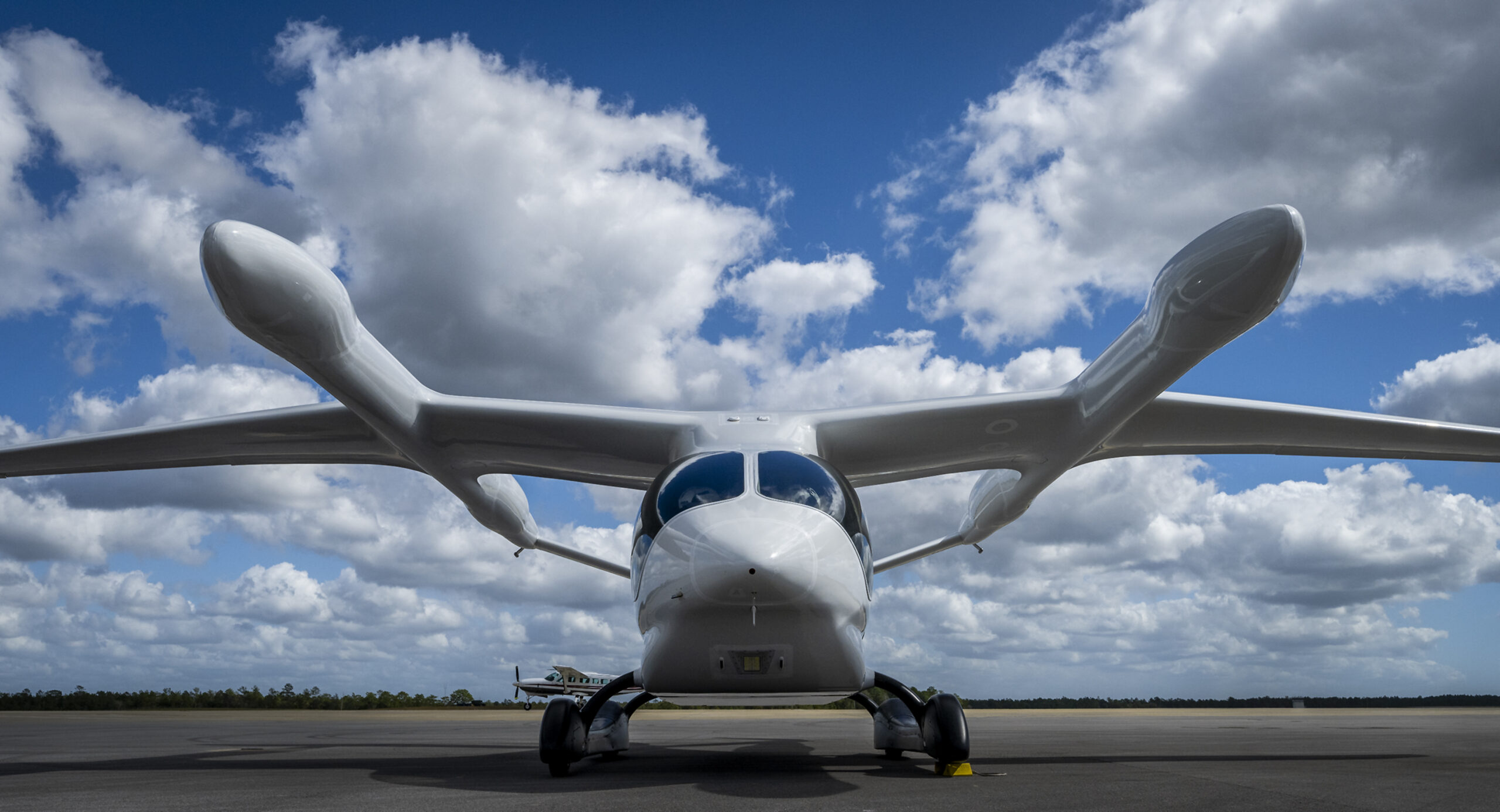 BETA Technologies’ ALIA, an electric vertical takeoff and landing aircraft, sits on the flightline after arriving at Eglin Air Force Base, Florida, Oct. 26, 2023. The aircraft will begin a series of test flights over the next few months with the 413th Flight Test Squadron and AFWERX’s Agility Prime at Duke Field. (U.S. Air Force photo by Samuel King Jr.)