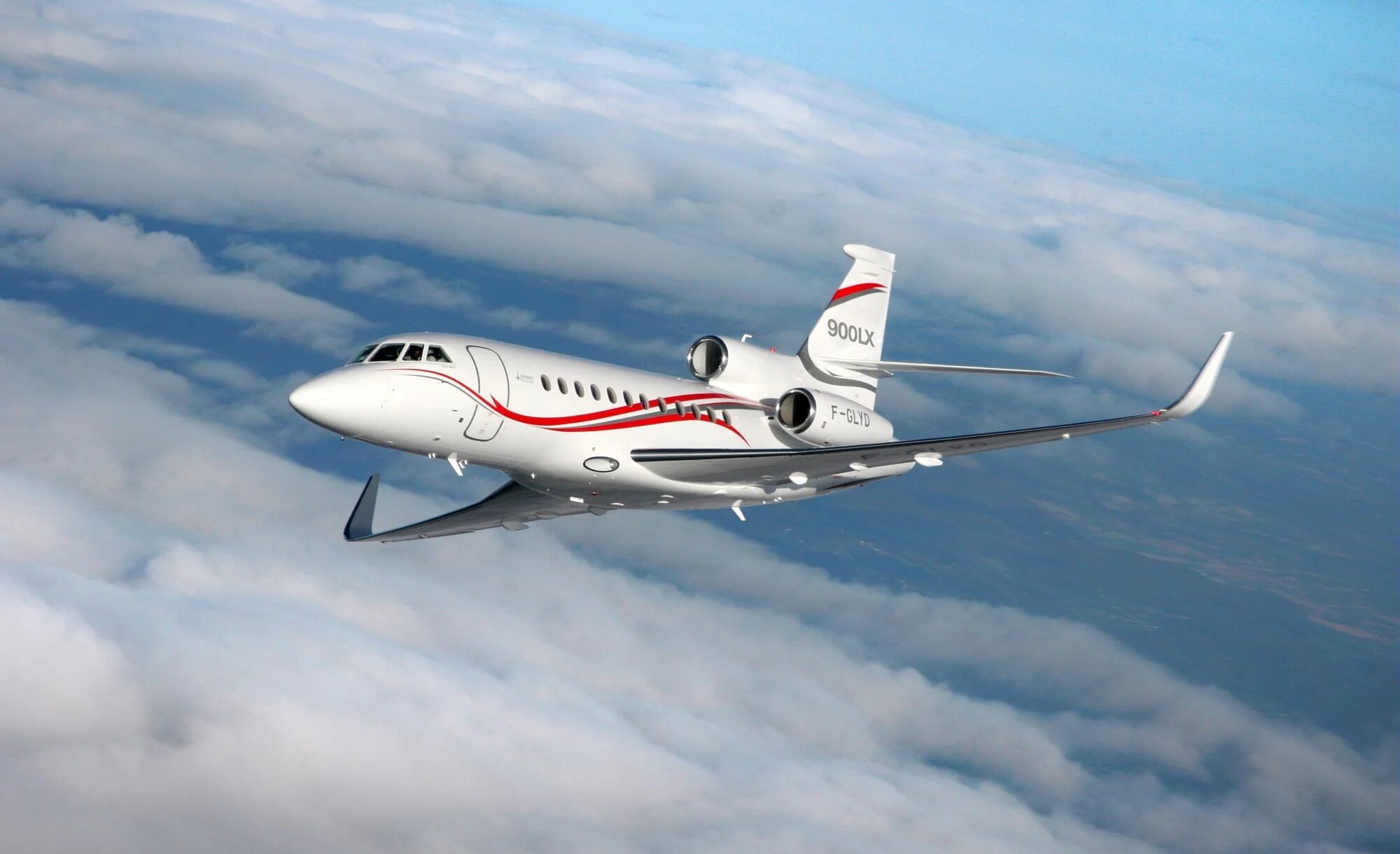 Dassault 900LX Falcon jet