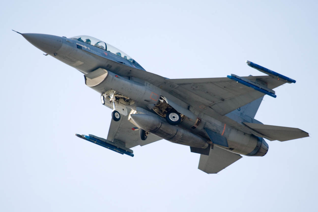 F-16
