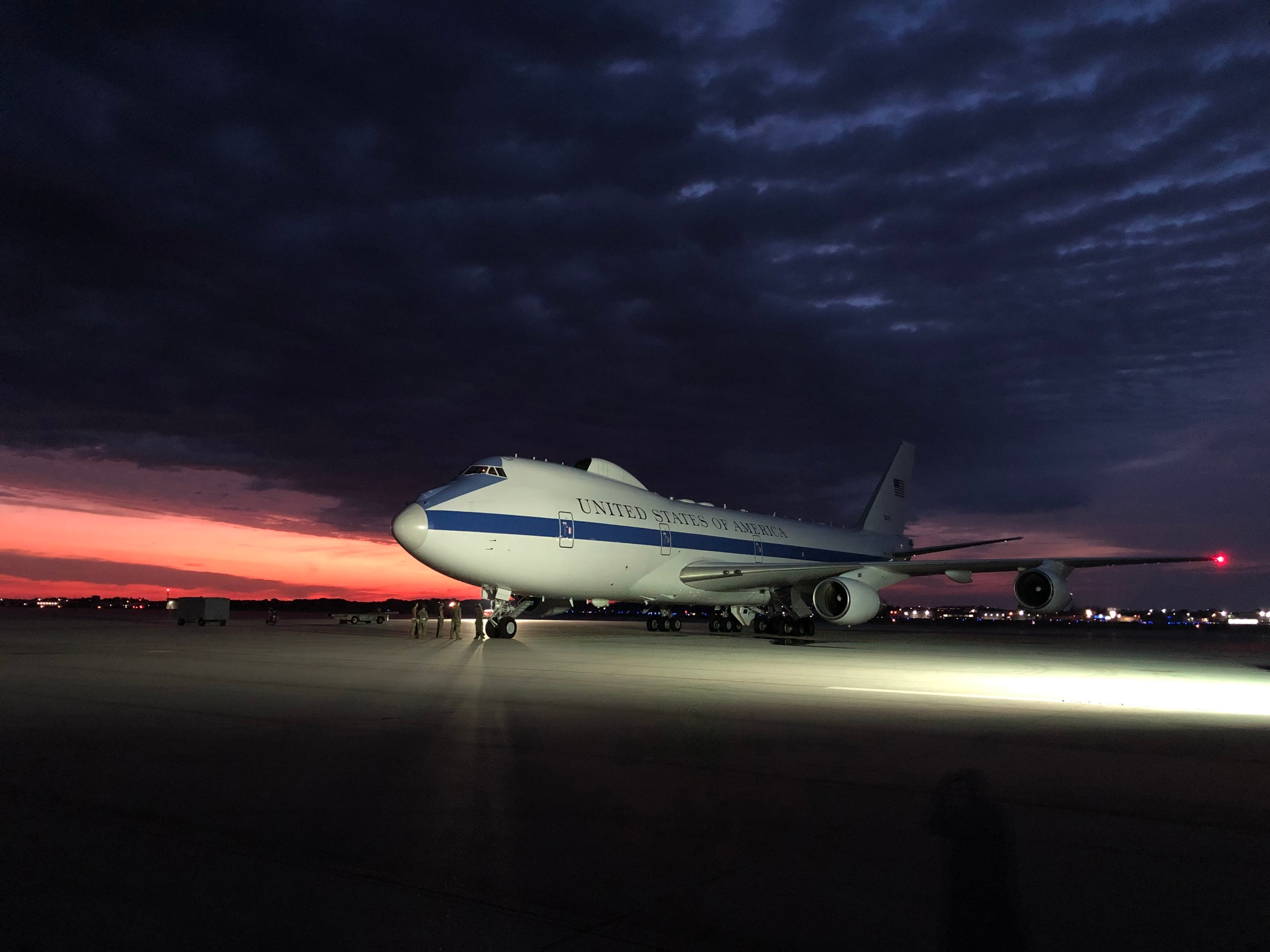 Maintainers from the 595th Aircraft Maintenance Squadron prepare an E-4B Nightwatch at Lincoln Airport, Nebraska before embarking on a global command and control mission July 24, 2022. (U.S. Air Force photo by Col. Brian Golden)