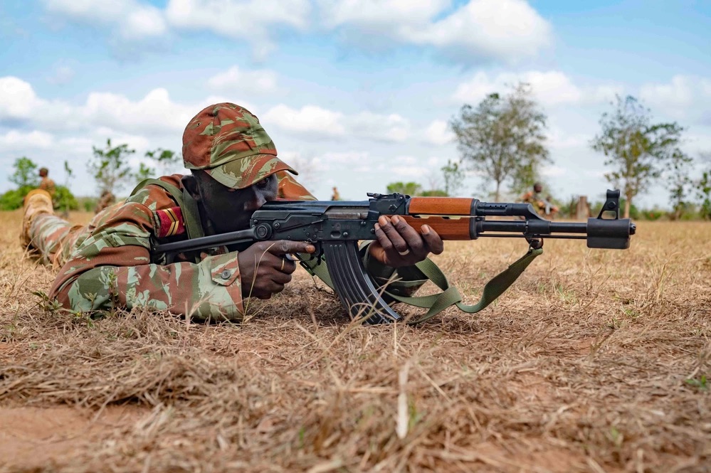 A soldier from the 1st Commando Parachute Battalion covers his sector of fire during squad movement training