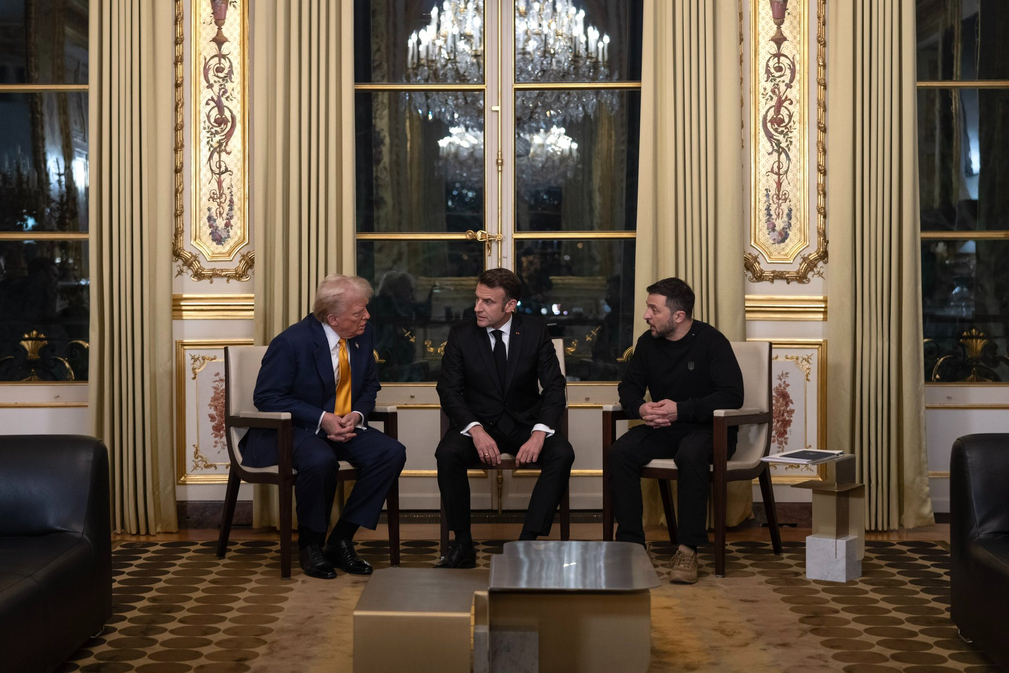 French President Emmanuel Macron hosts three-way talks with US President-elect Donald Trump and Ukrainian President Volodymyr Zelensky in Paris. Photo: French President Emmanuel Macron via X