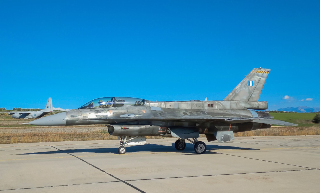 F-16 Viper.