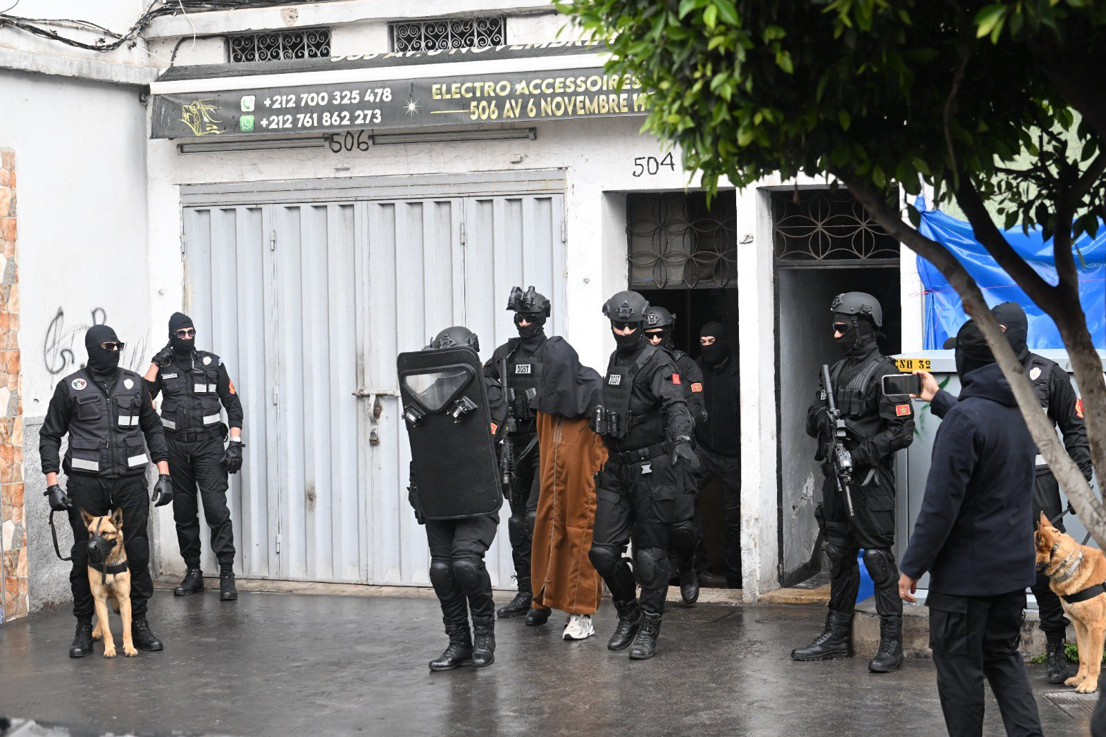 Photos documenting the security interventions carried out in the city of Casablanca to arrest members of the terrorist cell linked to the 