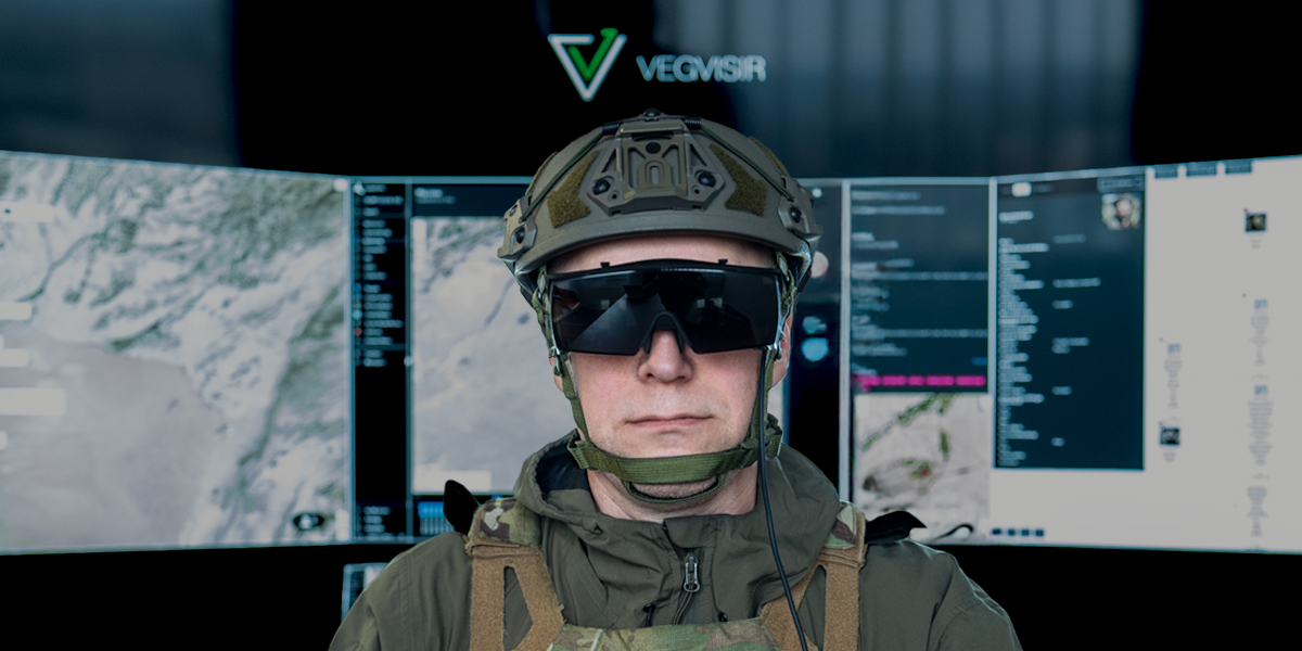 A soldier wearing the Vegvisir visor as part of the Virtual Command Station