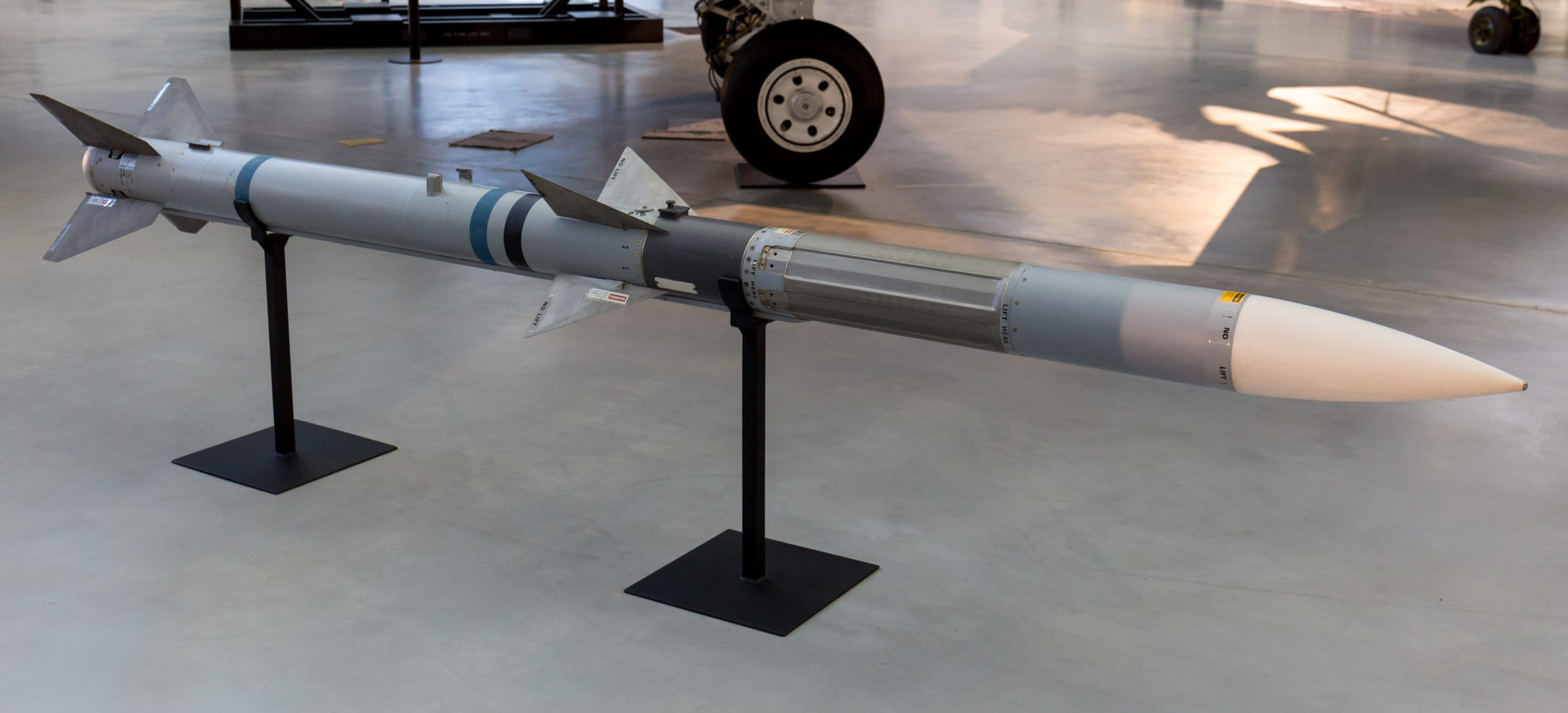 AIM-120 AMRAAM