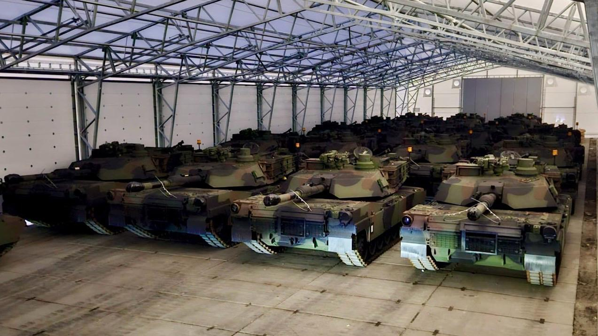 Polish M1A2 Abrams main battle tanks