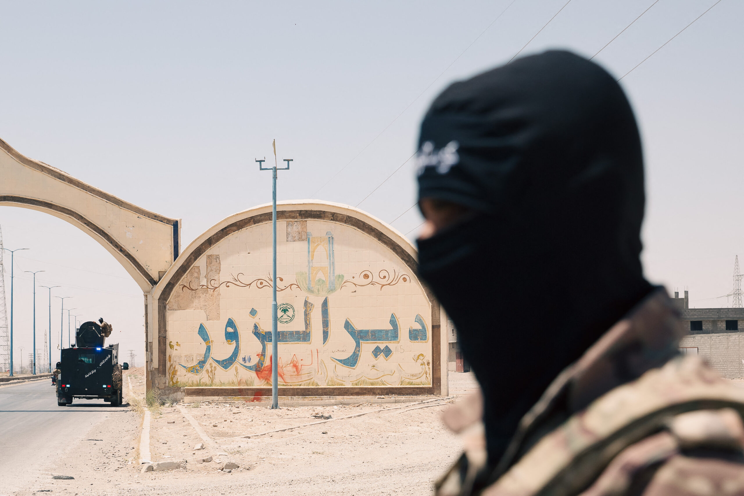 Syria, 28-05-2025. In the part of Deir Ez Zor under the control of the Arab-Kurdish autonomous administration, the Syrian Democratic Forces are hunting down Islamic State sleeper cells, which have been particularly active in the border area along the Euphrates since the fall of the Syrian regime. Photo by Laurent Perpigna Iban / Hans Lucas. Syrie, 28-05-2025. Dans la partie de Deir Ez Zor sous le controle de l administration autonome arabo-kurde, les Forces democratiques syriennes chassent les cellules dormantes de l Etat islamique, particulierement actives dans la zone frontaliere le long de l Euphrate depuis la chute du regime syrien.Photographie de Laurent Perpigna Iban / Hans Lucas. (Photo by Laurent Perpigna Iban / Hans Lucas via AFP)