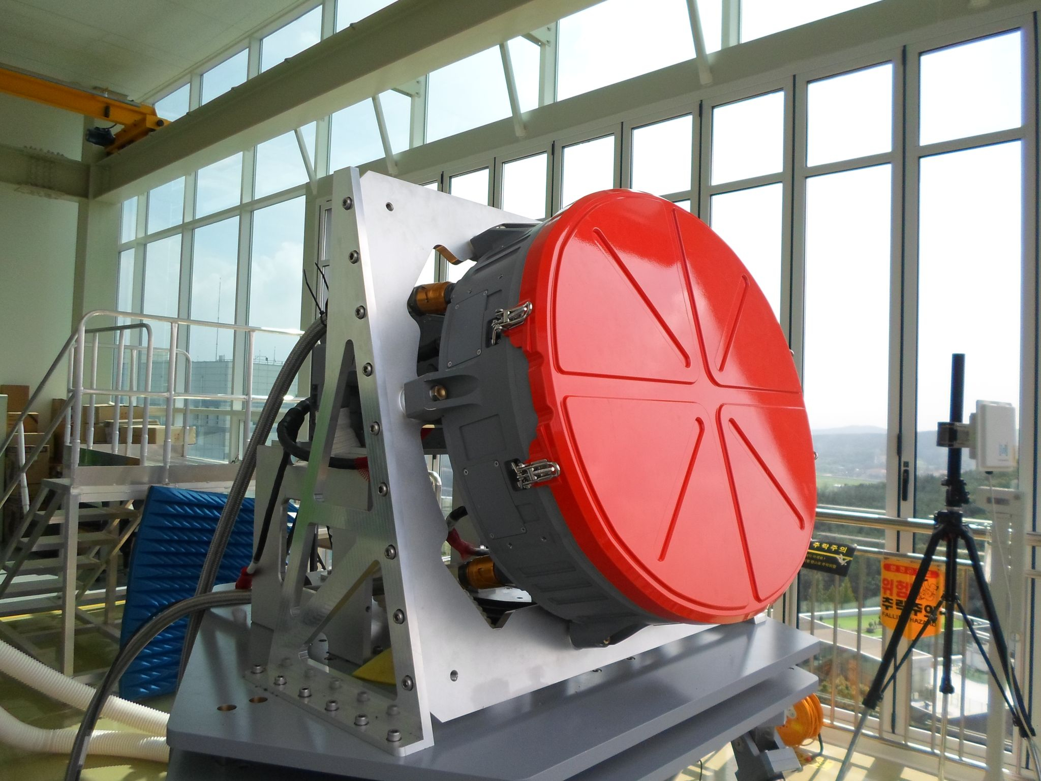 A KF-21 Boramae AESA radar. Photo: Hanwha Systems