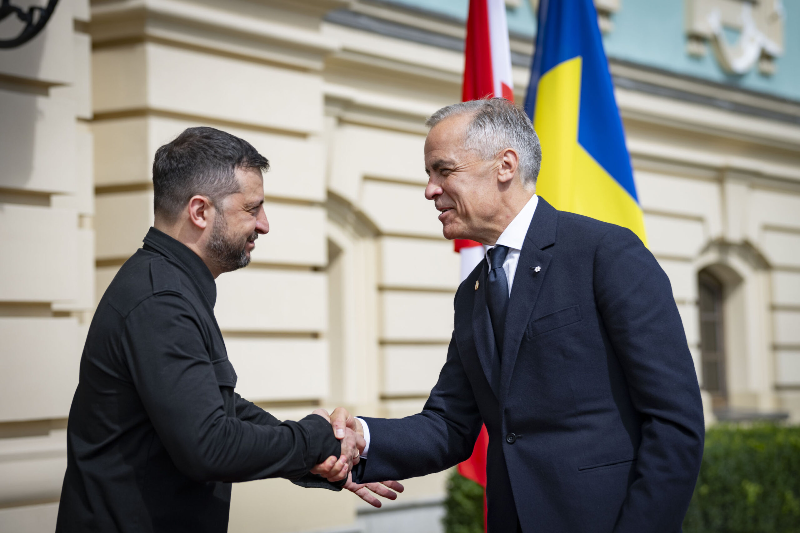 Ukrainian President Volodymyr Zelensky and Canadian Prime Minister Mark Carney