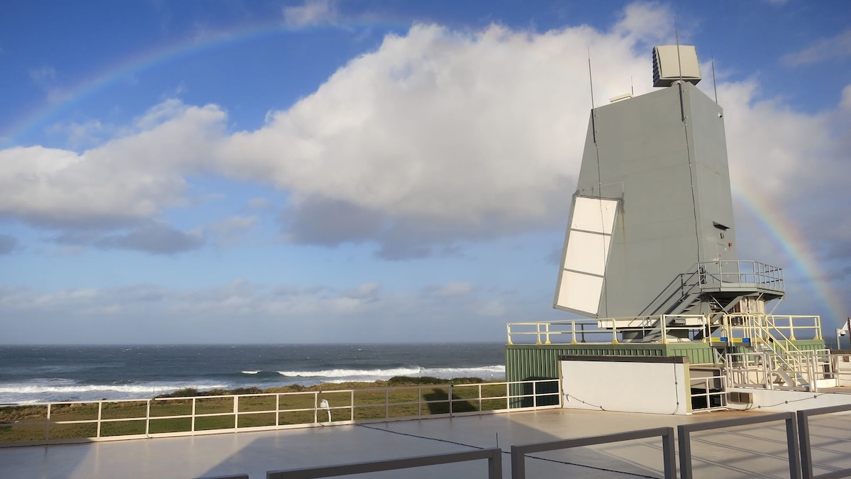 In partnership with the U.S. Navy, Raytheon has successfully completed its first live test of the AN/SPY-6(V)4 radar in a maritime environment.
