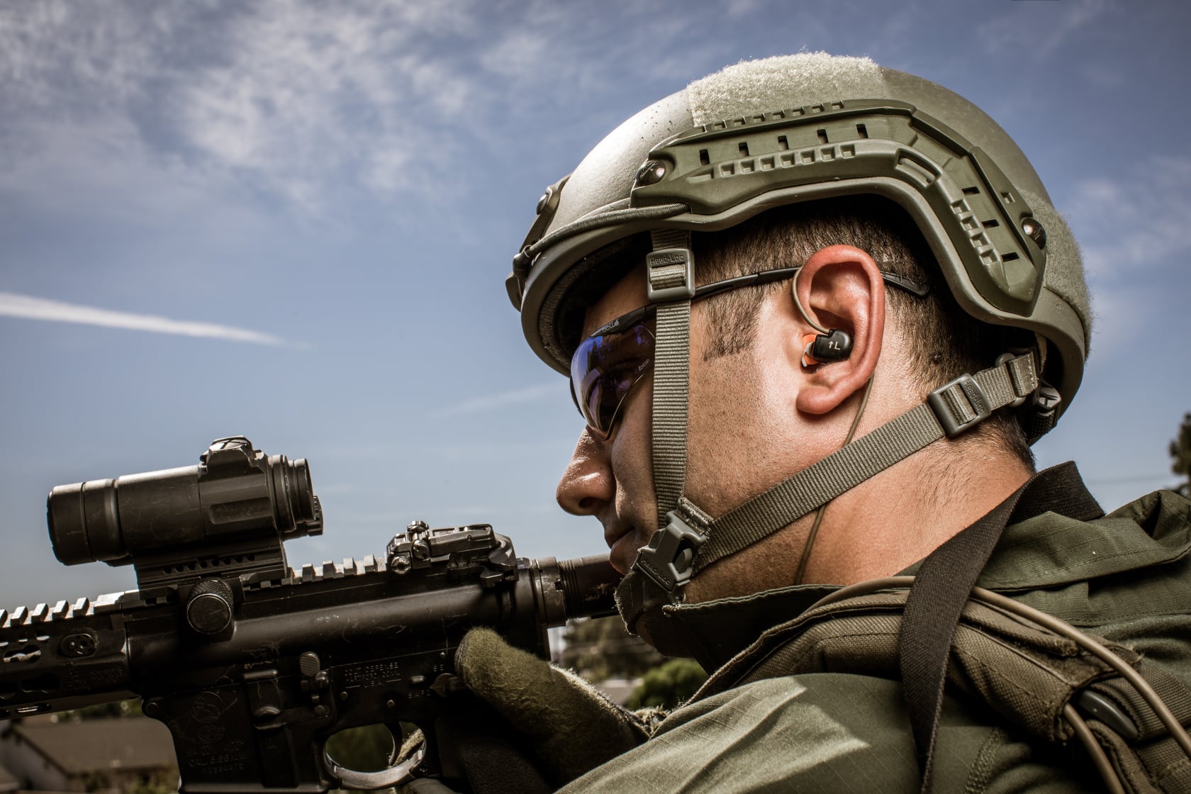 Soldier wearing ear piece. Photo: Silynxcom