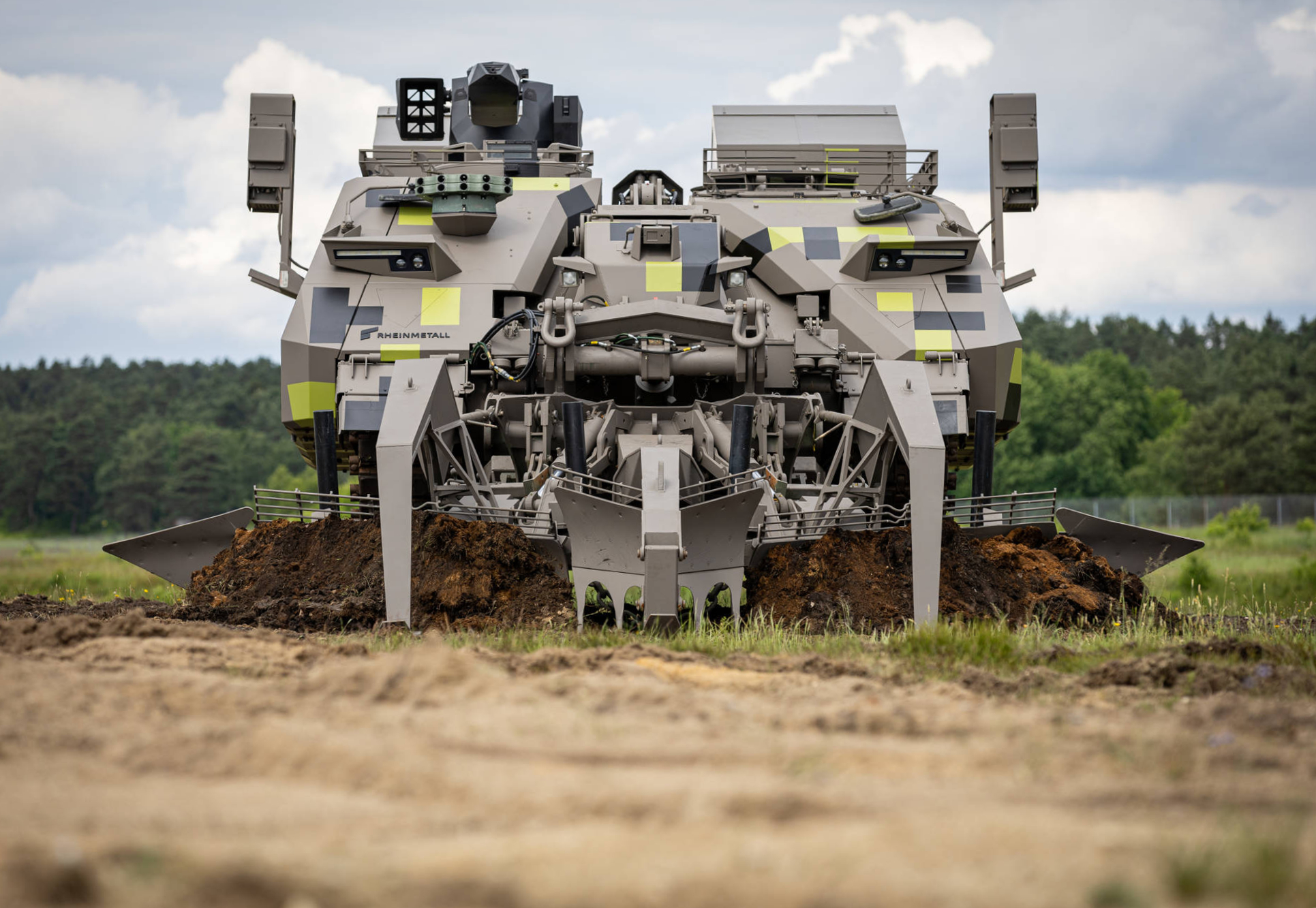 Keiler mine-clearing tank