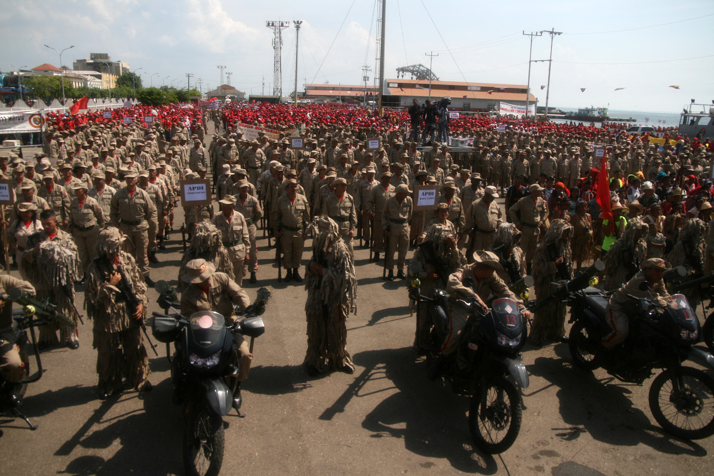 Great mobilization civic military people, Bolivarian National Armed Force, militia and indigenous people took place on 17 December 2018 in the city of Maracaibo, Venezuela. In commemoration of the 188 years of the death of the Liberator Simon Bolivar, and following orders of President Nicolas Maduro "to close ranks, knee to ground, in combat for the defense of national dignity and sovereignty" and categorically reject. The interventionist pretensions of the United States (USA), the European Union and the other countries of the continent, to be prepared and united to defend the national territory against any threat or group "guerrilla, dissident, paramilitary, criminal or drug trafficker" that threatens Venezuela. (Photo by Humberto Matheus/NurPhoto) (Photo by Humberto Matheus / NurPhoto via AFP)