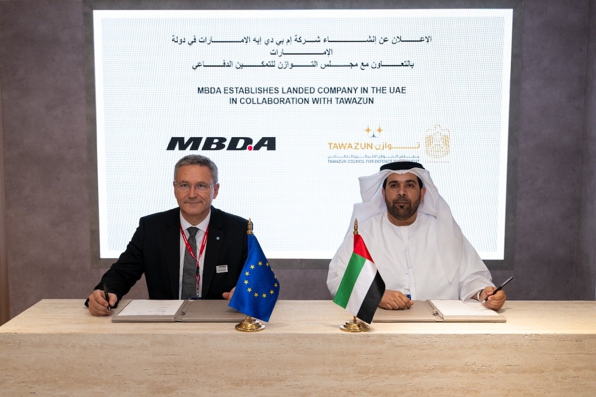 MBDA CEO Eric Béranger (L) and Tawazun Council’s Director General of the Industrial Development Directorate Matar Ali Al Romaithi