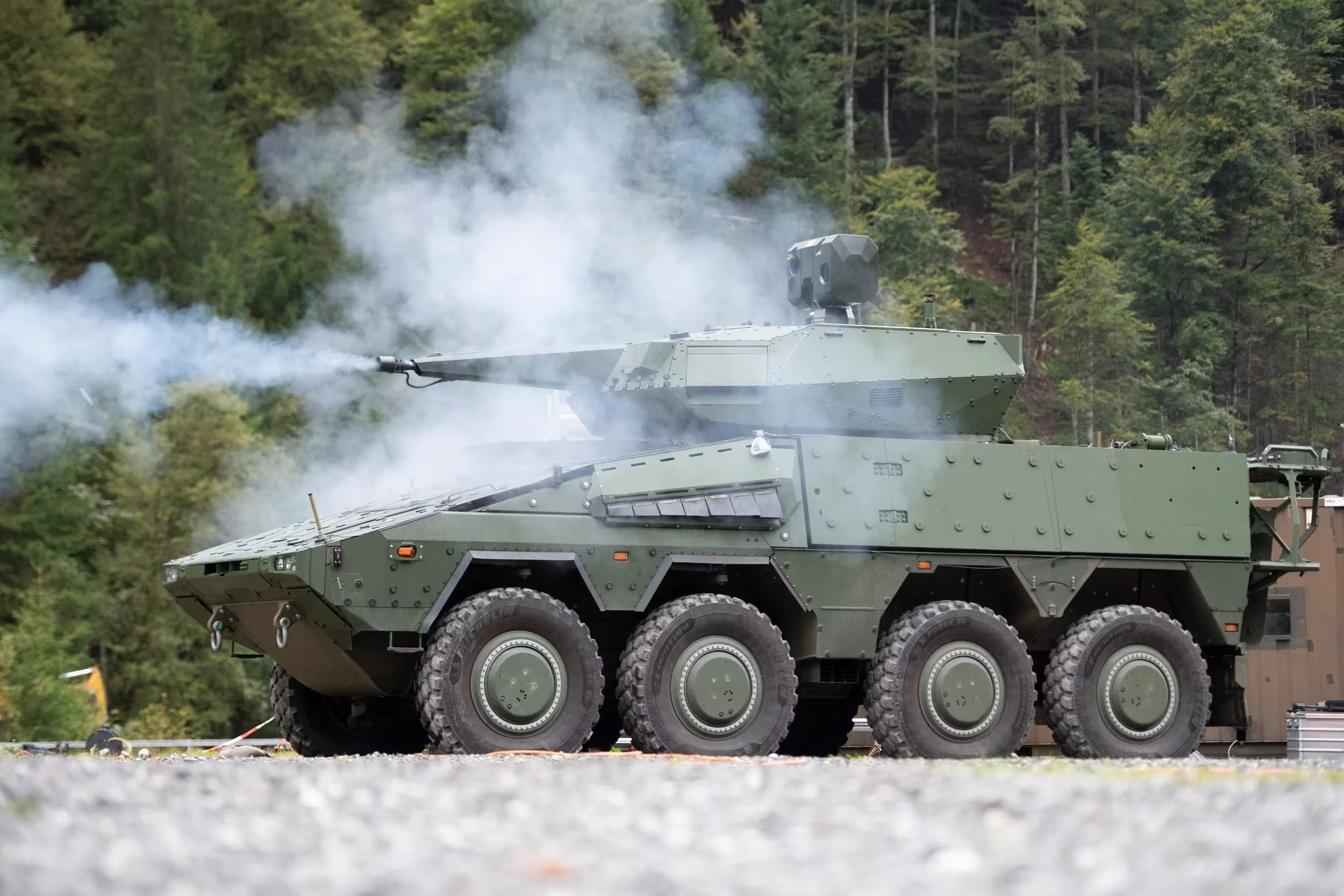 HENSOLDT supplies radars for Rheinmetall air defence systems, including the Skyranger air defence system – pictured here is the variant based on the Boxer vehicle, which is also to be operated by the German Armed Forces. Photo: Rheinmetall