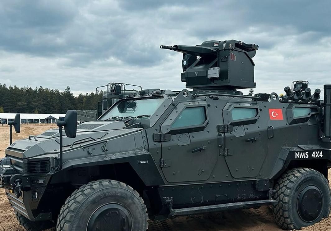 Unirobotics has integrated the Trakon 30RCWS and VENOM LR into a vehicle.
