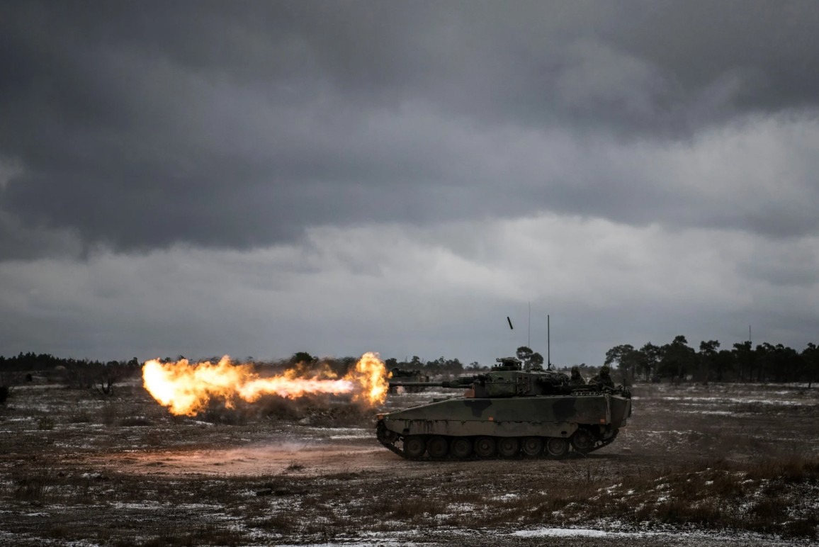 Combat Vehicle 90