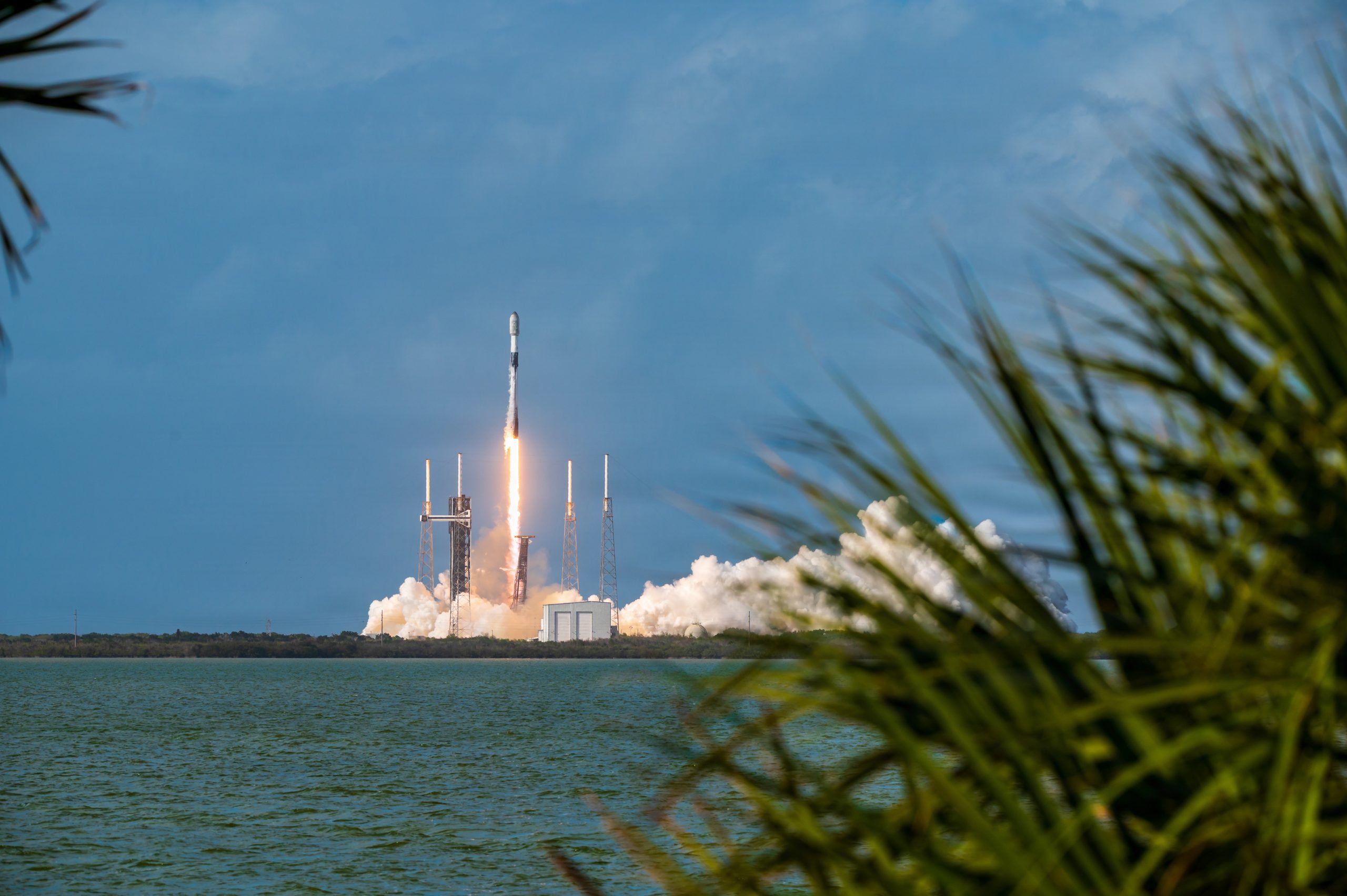 A Falcon 9 rocket carrying the Starlink 10-44 mission successfully launches from Space Launch Complex 40 at Cape Canaveral Space Force Station, Florida, on Mar. 30, 2026. This was the 34th flight for the first stage booster supporting this mission, which previously launched CRS-22, Crew-3, Turksat 5B, Crew-4, CRS-25, Eutelsat HOTBIRD 13G, SES O3B mPOWER-A, PSN SATRIA, Telkomsat Merah Putih 2, Galileo L13, Koreasat-6A, and now 23 Starlink missions. (U.S. Space Force photo by Gwendolyn Kurzen)