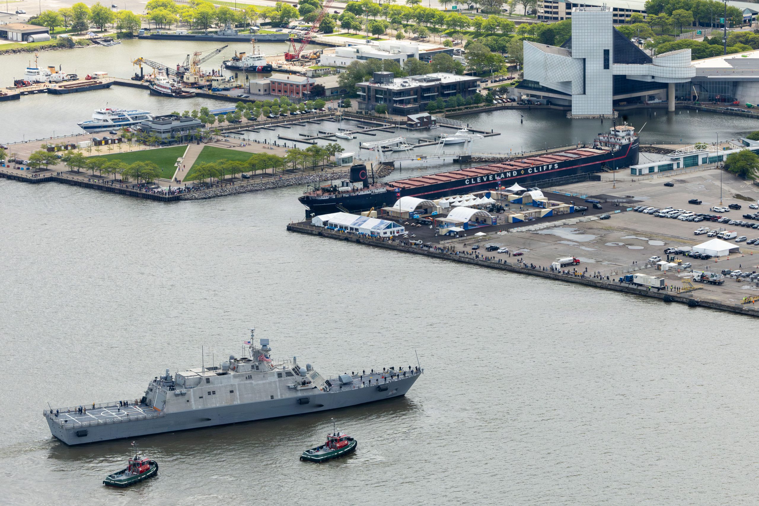 260509-N-FS061-1008 CLEVELAND (May 9, 2026) – The future USS Cleveland (LCS 31) arrives in Cleveland, Ohio, May 9, 2026, ahead of its commissioning ceremony. Cleveland is the fourth warship to be named after Ohio’s second largest city and is the 16th and final Freedom-variant littoral combat ship (LCS) to be built and commissioned in the U.S. Navy. (U.S. Navy photo by Mass Communication Specialist 3rd Class Jasmin L. Aquino)