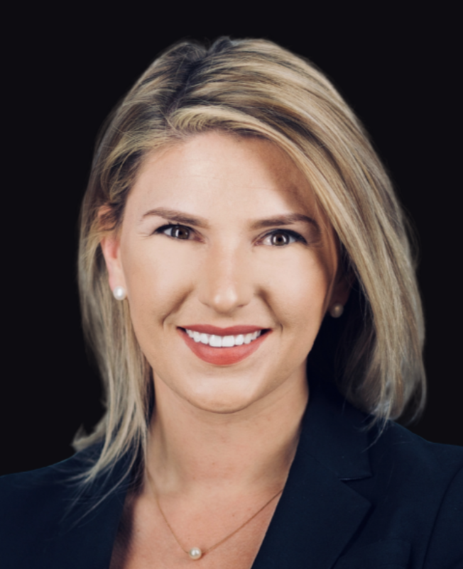 Headshot Laurin Parthemos